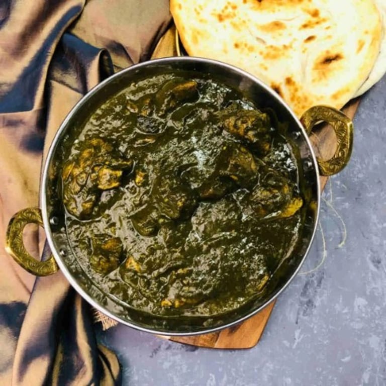 Delicious Saag Dishes at Our Indian Restaurant